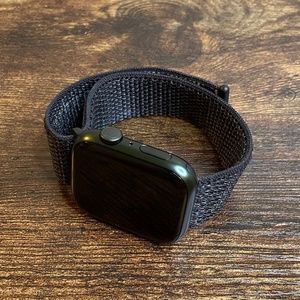 Apple Watch Series 7 (GPS) 45mm Green Aluminum Case